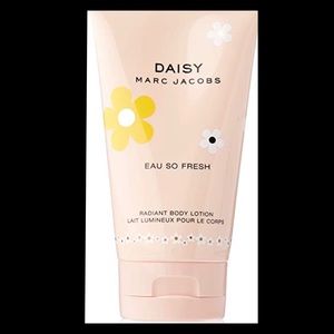 Daisy Eau So Fresh Body Lotion by Marc Jacobs